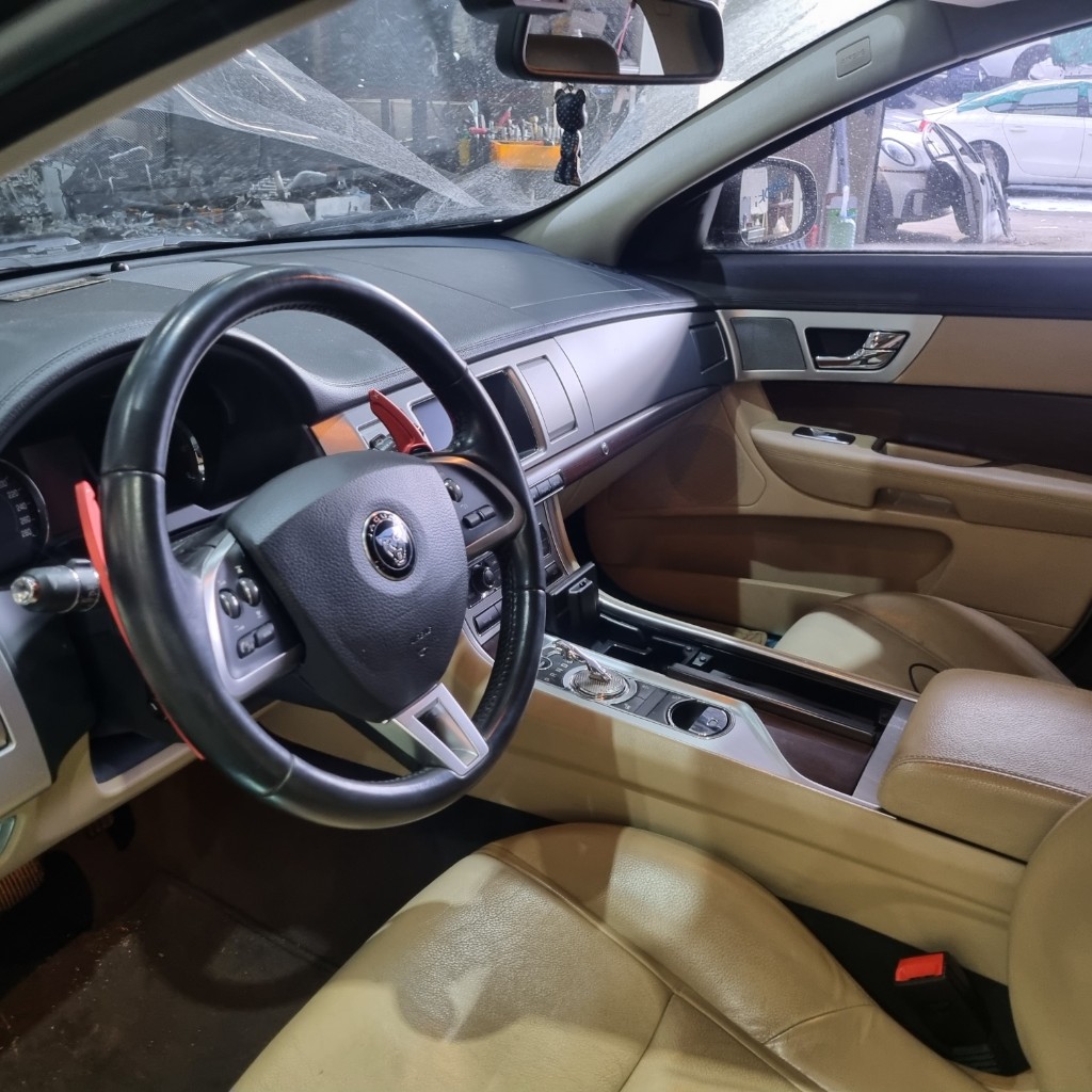 SAJAA05J5FDU53715 Jaguar XF