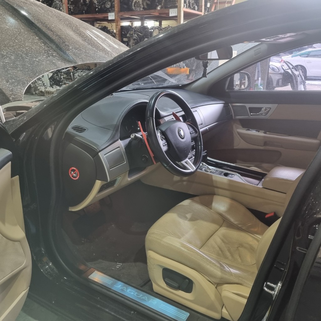 SAJAA05J5FDU53715 Jaguar XF