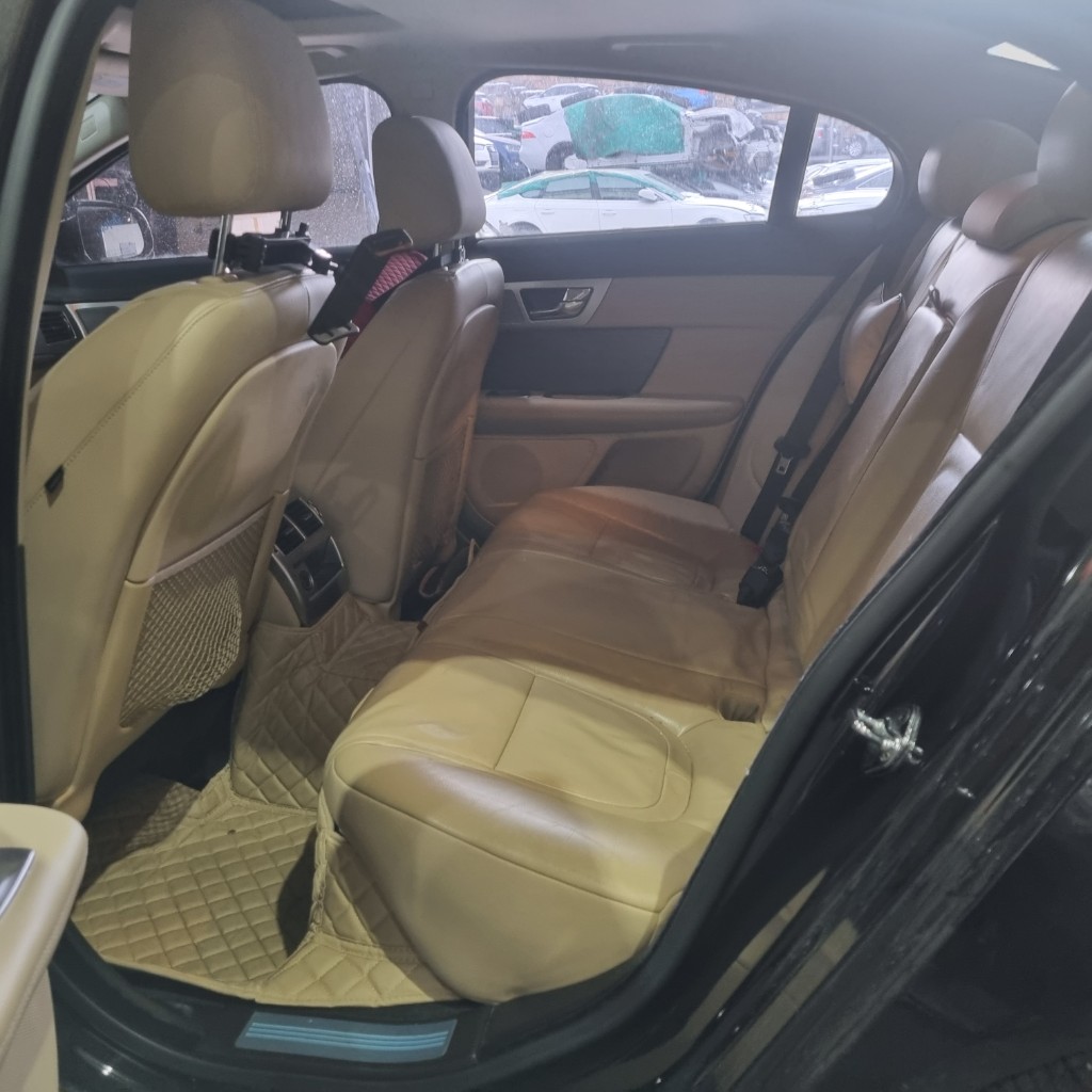 SAJAA05J5FDU53715 Jaguar XF