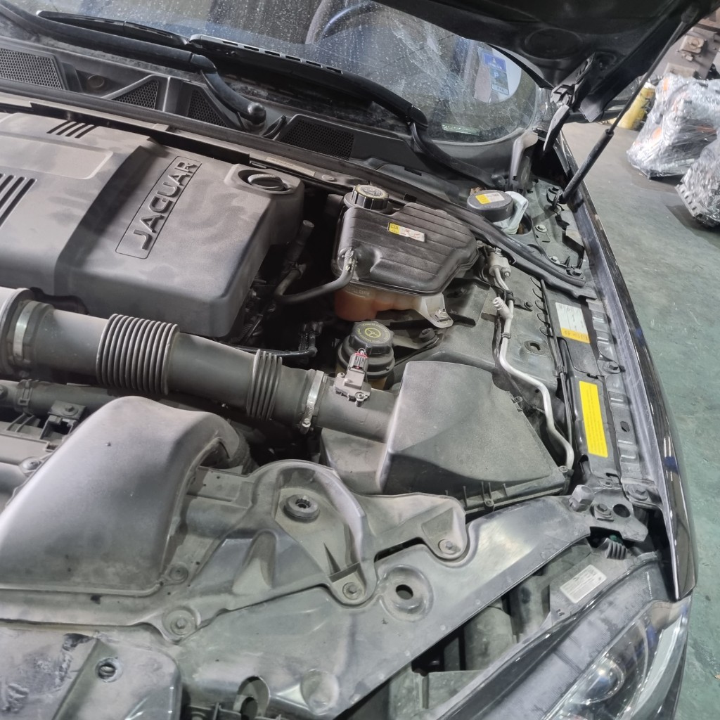 SAJAA05J5FDU53715 Jaguar XF