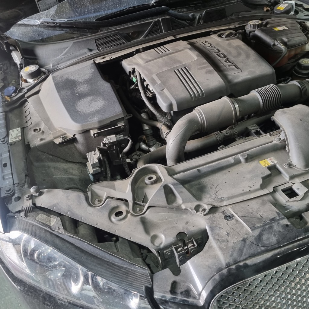 SAJAA05J5FDU53715 Jaguar XF