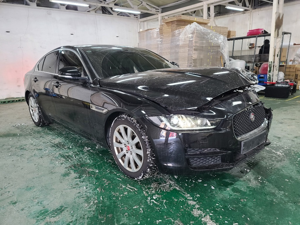 SAJAB4BN8HCP02240 Jaguar Xe 20d