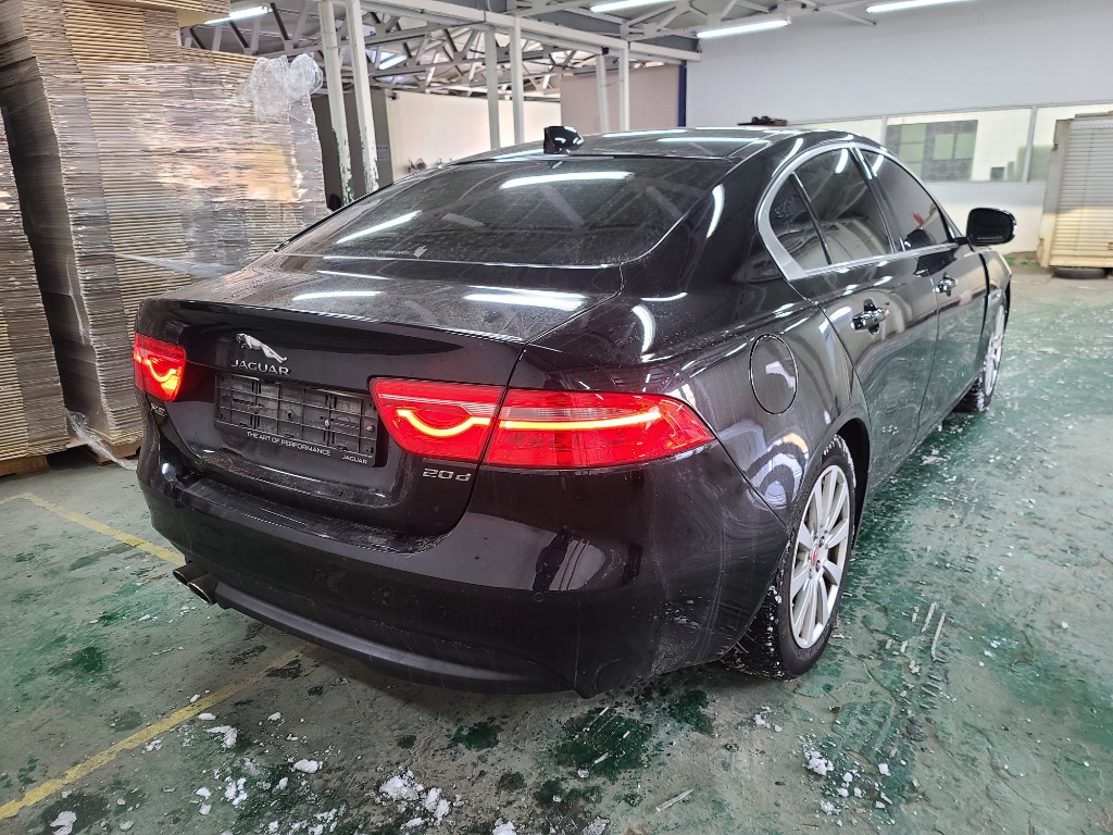 SAJAB4BN8HCP02240 Jaguar Xe 20d