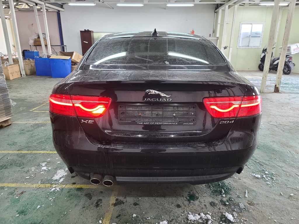 SAJAB4BN8HCP02240 Jaguar Xe 20d
