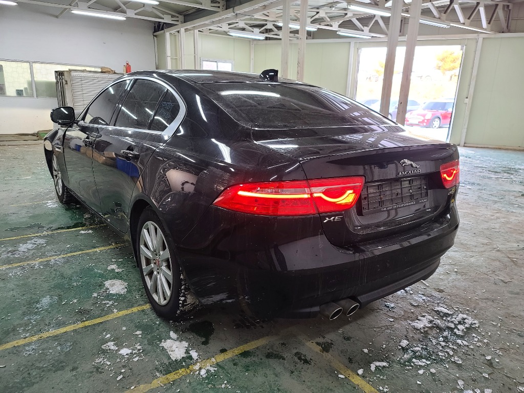 SAJAB4BN8HCP02240 Jaguar Xe 20d