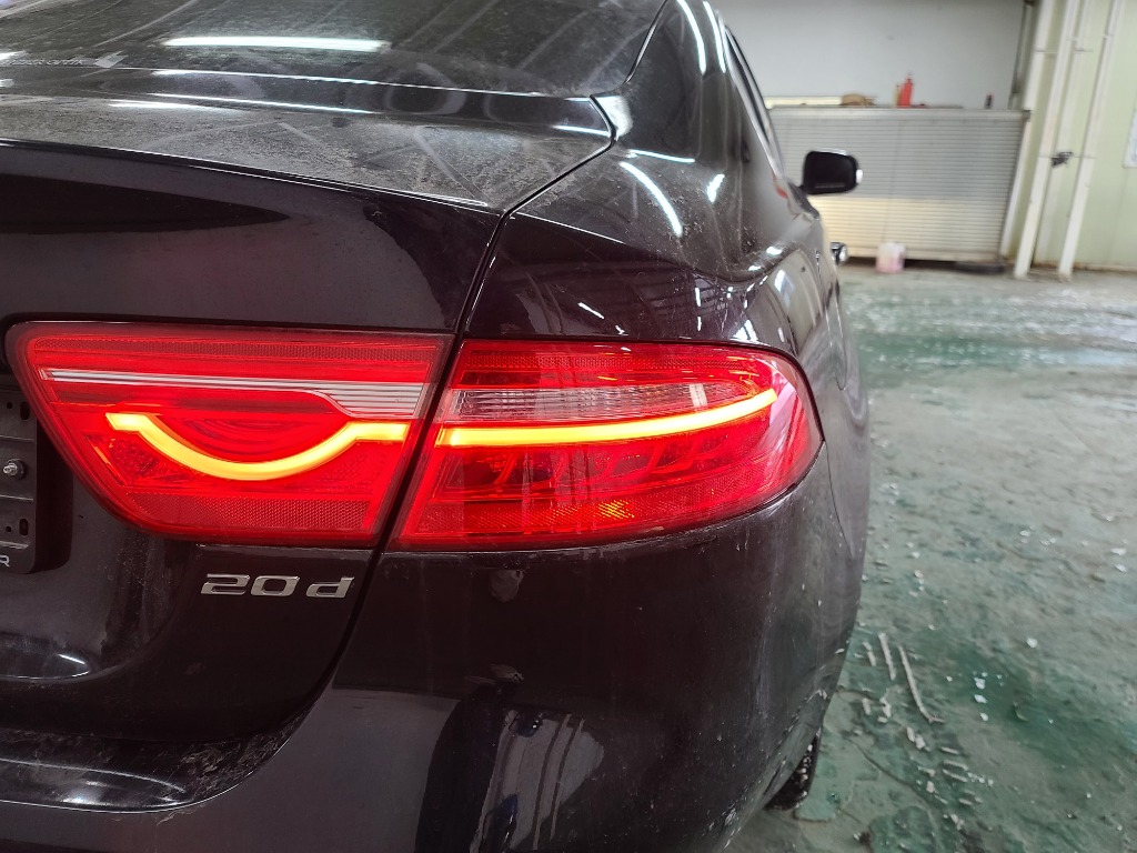 SAJAB4BN8HCP02240 Jaguar Xe 20d