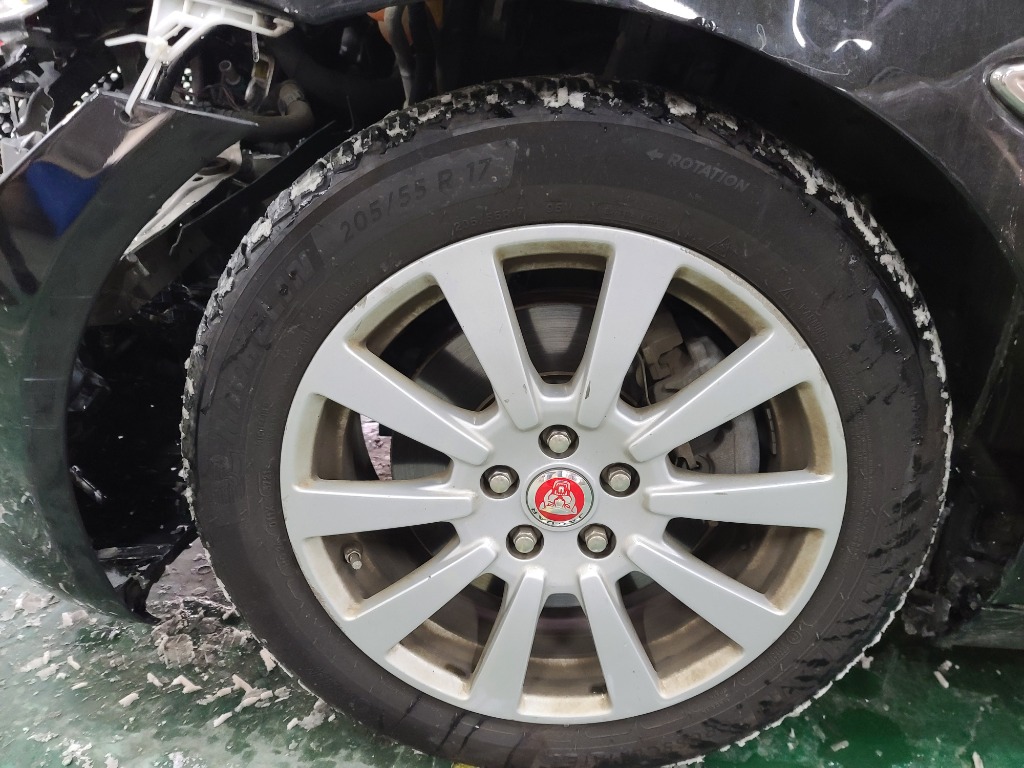 SAJAB4BN8HCP02240 Jaguar Xe 20d