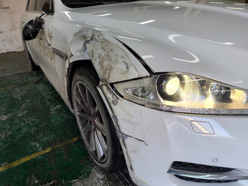 Jaguar Xj 3.0d 2014 SAJAA2223ENV73840 Image 47