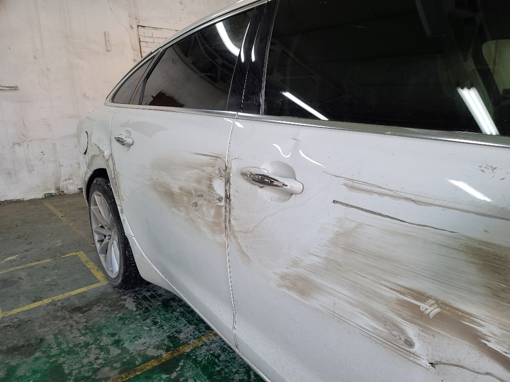 Jaguar Xj 3.0d 2014 SAJAA2223ENV73840 Image 4