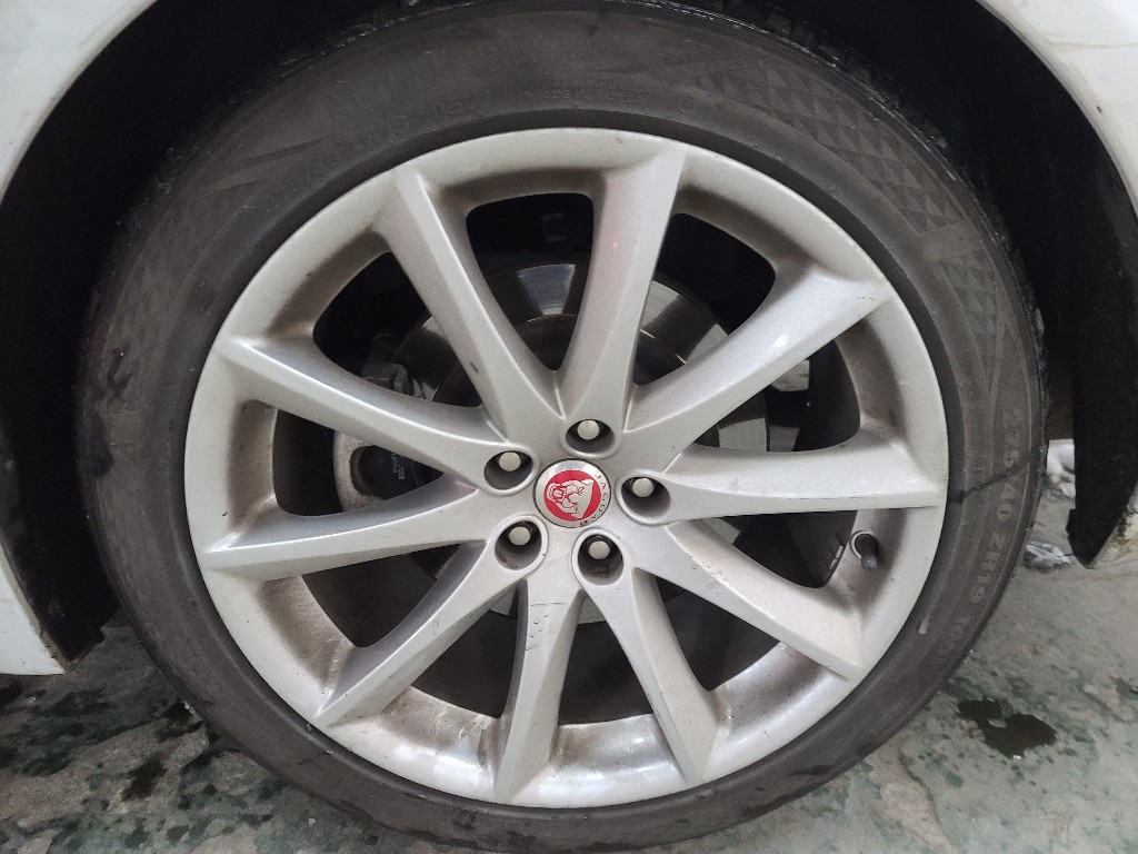 Jaguar Xj 3.0d 2014 SAJAA2223ENV73840 Image 15