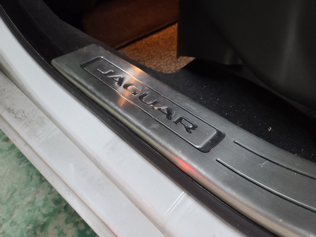 Jaguar Xj 3.0d 2014 SAJAA2223ENV73840 Image 18
