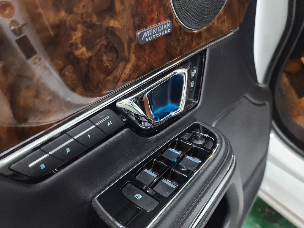 Jaguar Xj 3.0d 2014 SAJAA2223ENV73840 Image 27