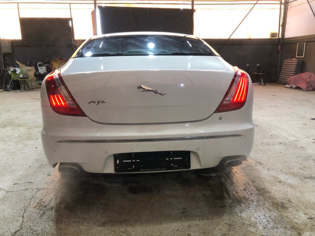 SAJAA2226BNV15832 Jaguar Xj 3.0d
