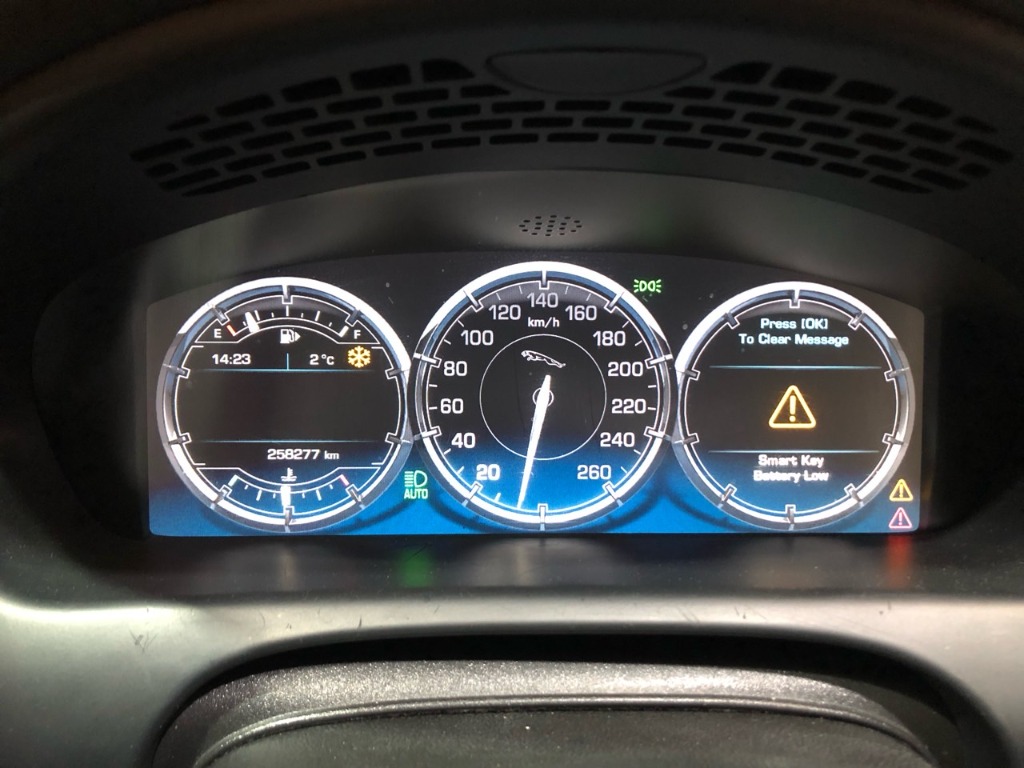 SAJAA2226BNV15832 Jaguar Xj 3.0d