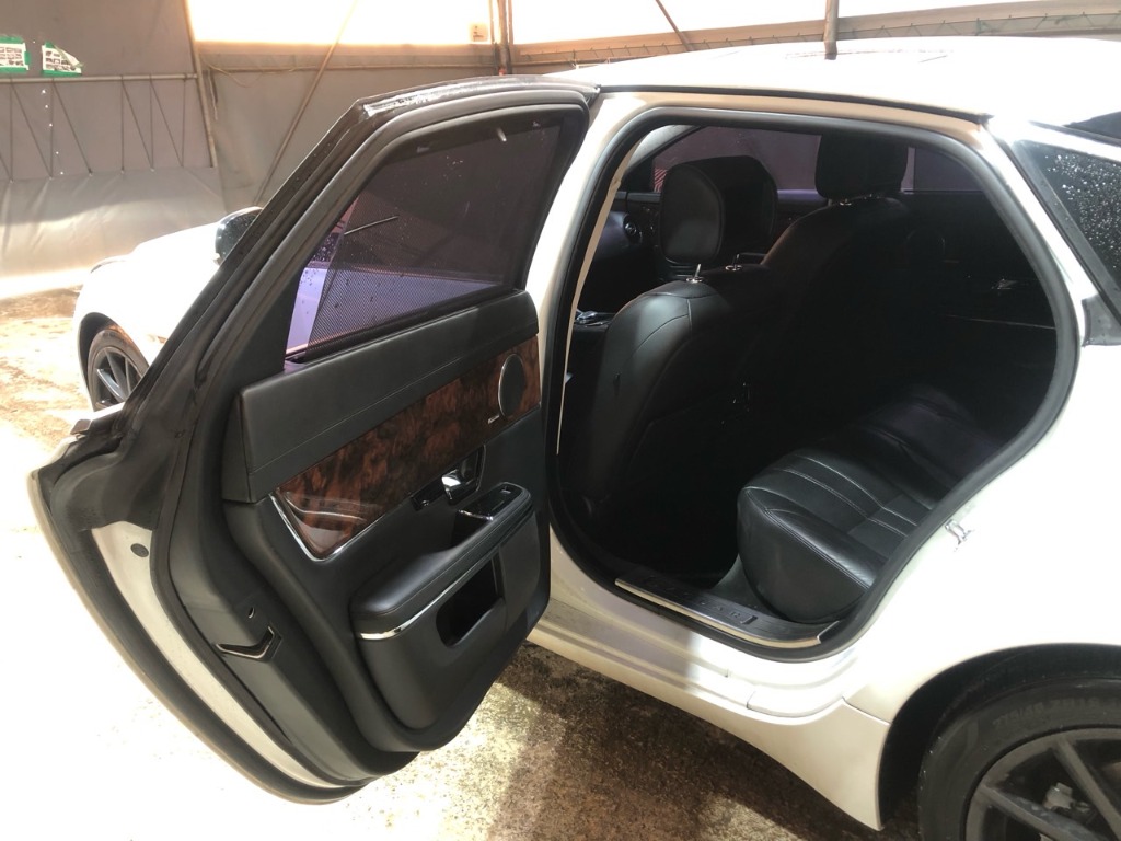 SAJAA2226BNV15832 Jaguar Xj 3.0d