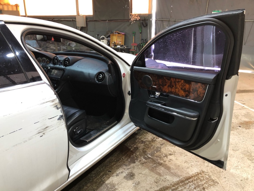 SAJAA2226BNV15832 Jaguar Xj 3.0d