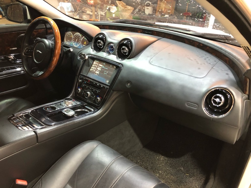 SAJAA2226BNV15832 Jaguar Xj 3.0d