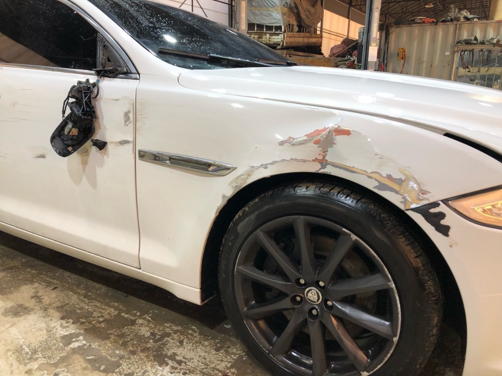 SAJAA2226BNV15832 Jaguar Xj 3.0d