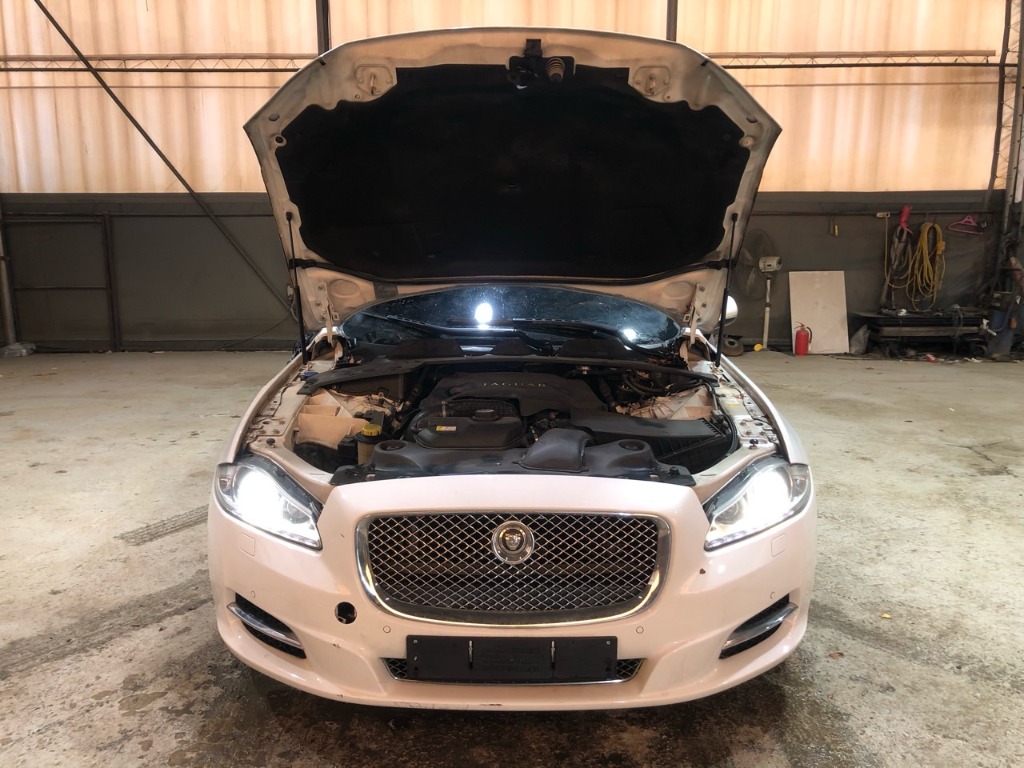 SAJAA2226BNV15832 Jaguar Xj 3.0d