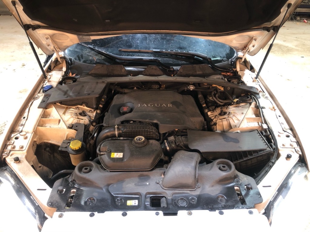 SAJAA2226BNV15832 Jaguar Xj 3.0d