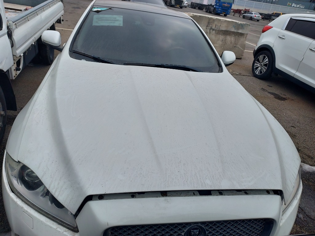 SAJAA2225CNV31831 Jaguar Xj 3.0d