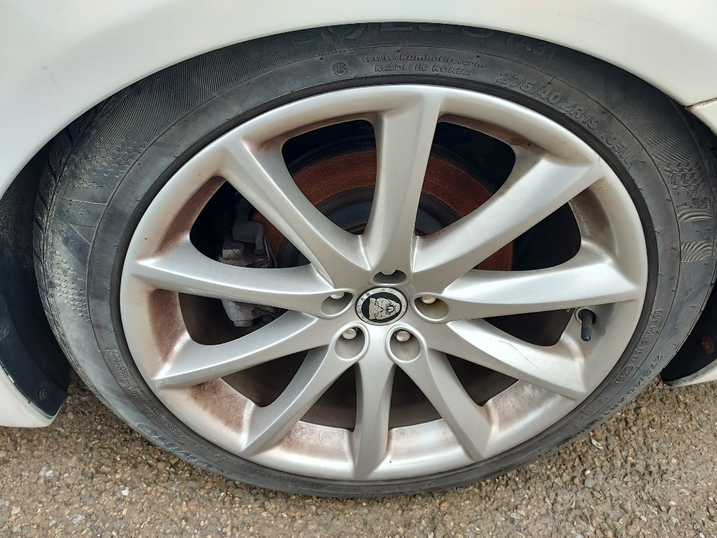 SAJAA2225CNV31831 Jaguar Xj 3.0d
