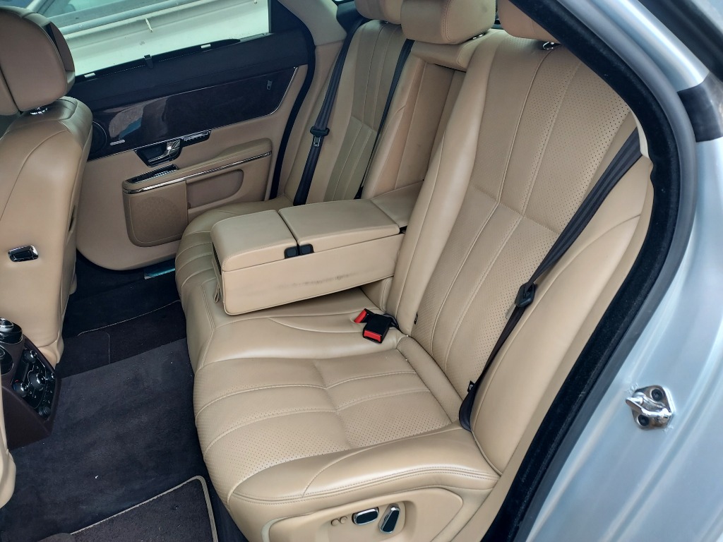 SAJAA2225CNV31831 Jaguar Xj 3.0d