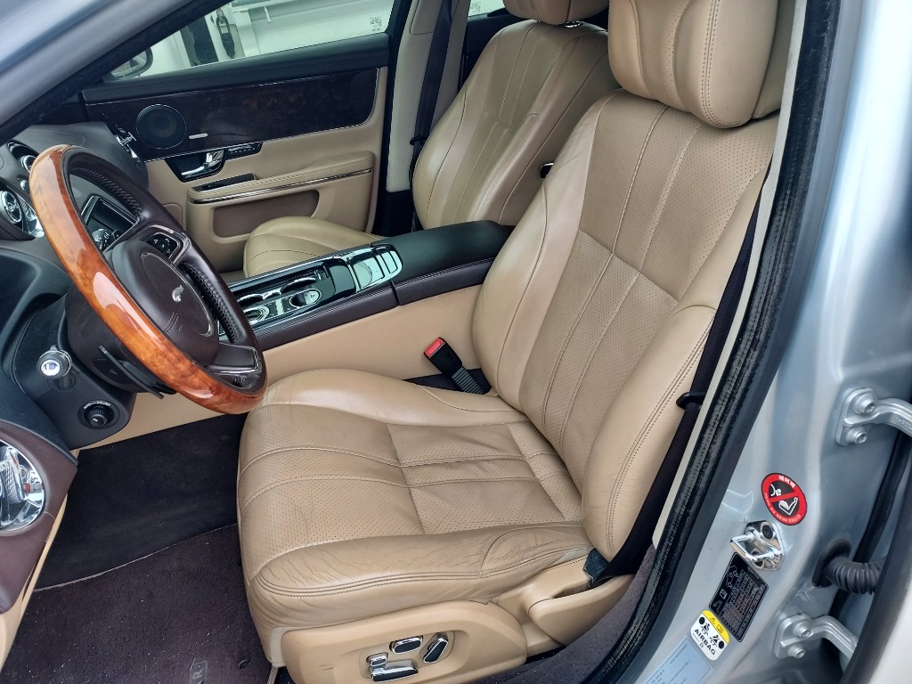 SAJAA2225CNV31831 Jaguar Xj 3.0d