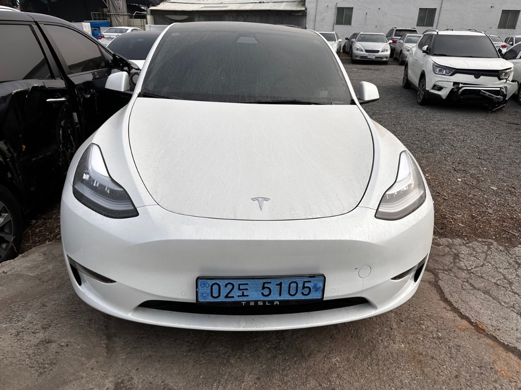 Tesla Model Y 2022 7SAYGDEE6NF416558 Image 4