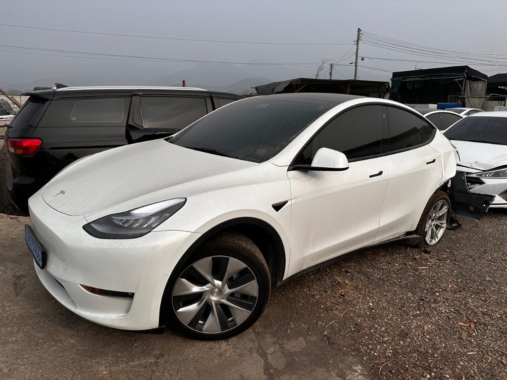 Tesla Model Y 2022 7SAYGDEE6NF416558 Image 3