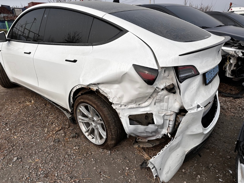 Tesla Model Y 2022 7SAYGDEE6NF416558 Image 2