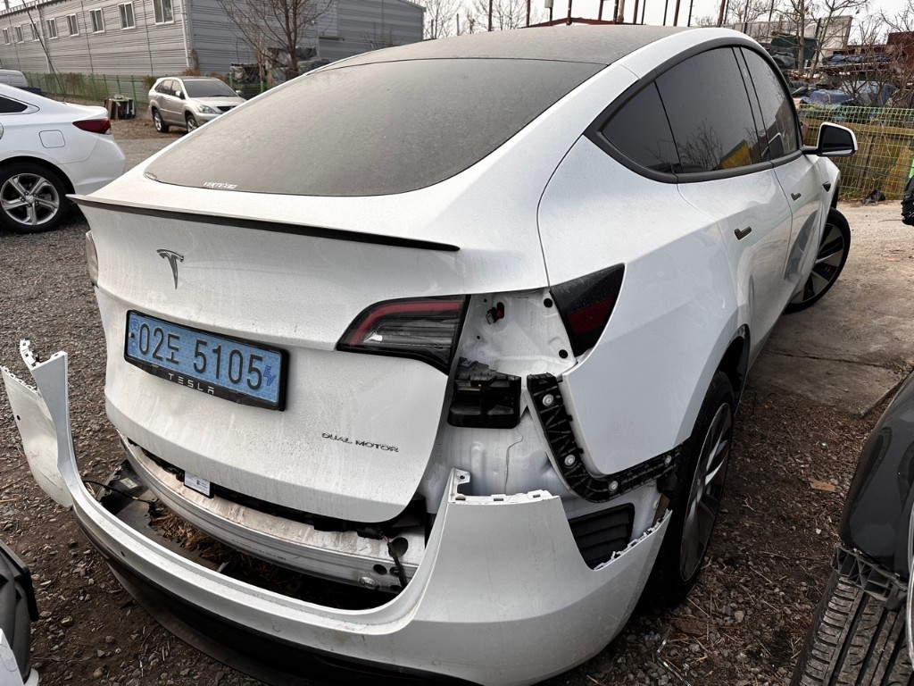 Tesla Model Y 2022 7SAYGDEE6NF416558 Image 6