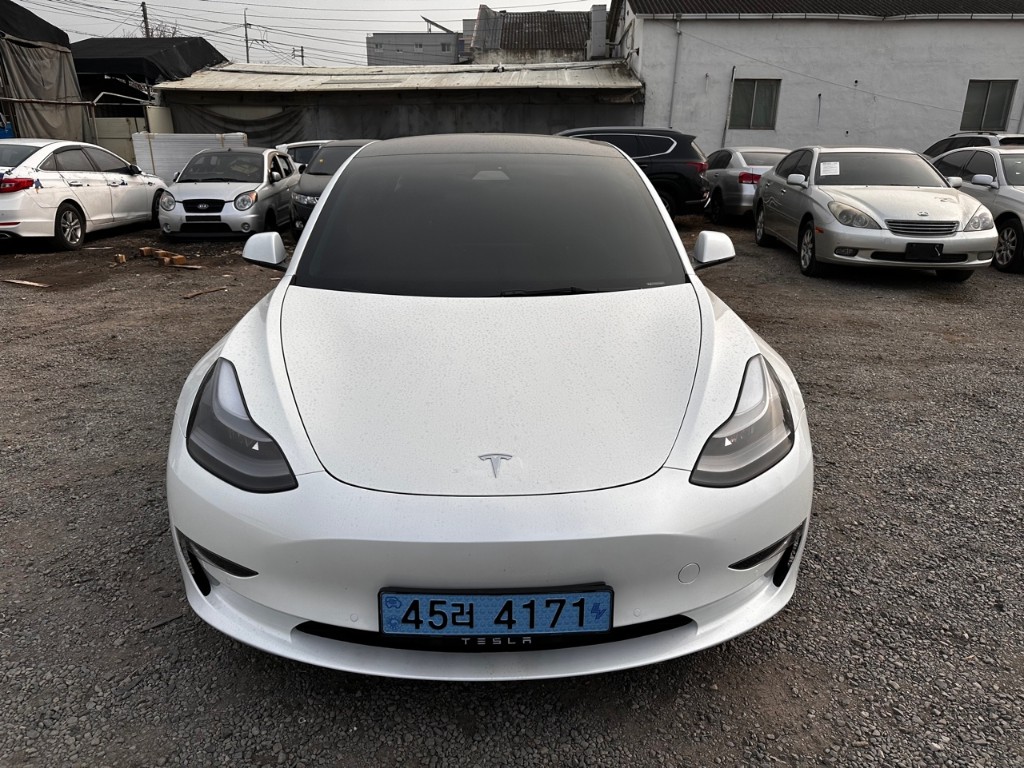 Tesla Model 3 Long Range 2022 5YJ3E1EB6NF149696 Image 2