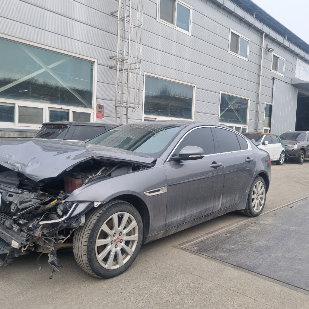 SAJAA4BN1JCP34326 Jaguar Xe 20d