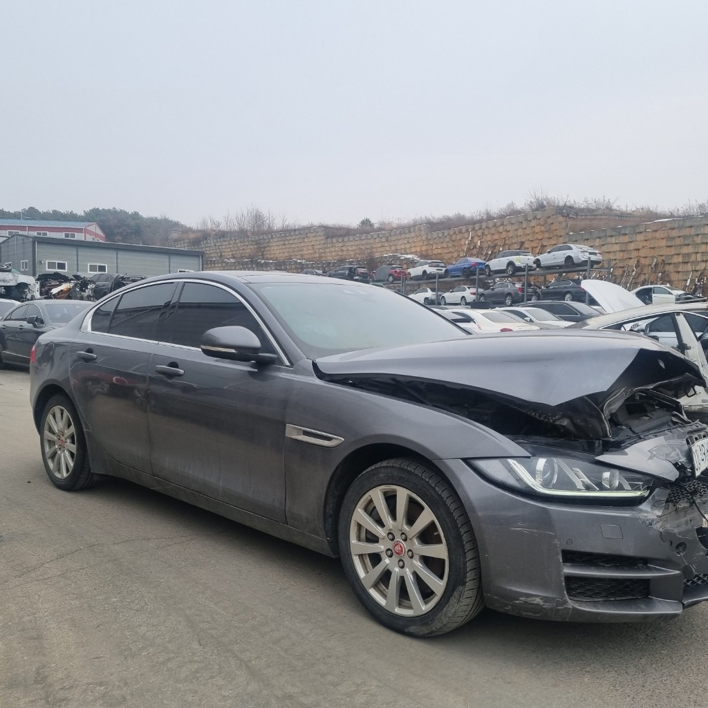 SAJAA4BN1JCP34326 Jaguar Xe 20d