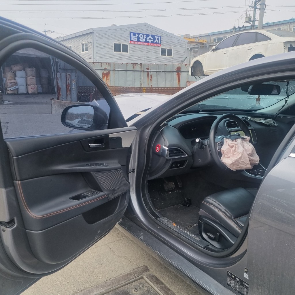 SAJAA4BN1JCP34326 Jaguar Xe 20d
