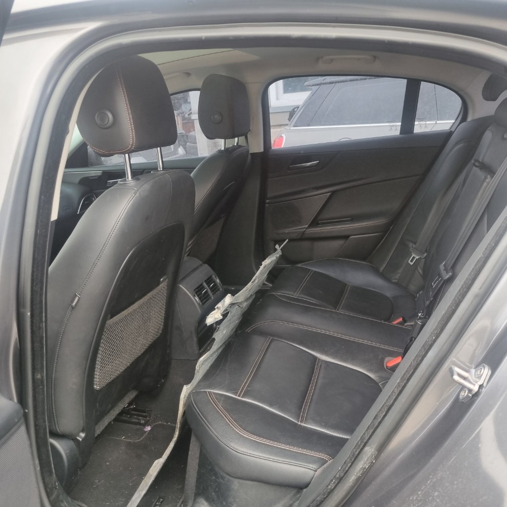 SAJAA4BN1JCP34326 Jaguar Xe 20d