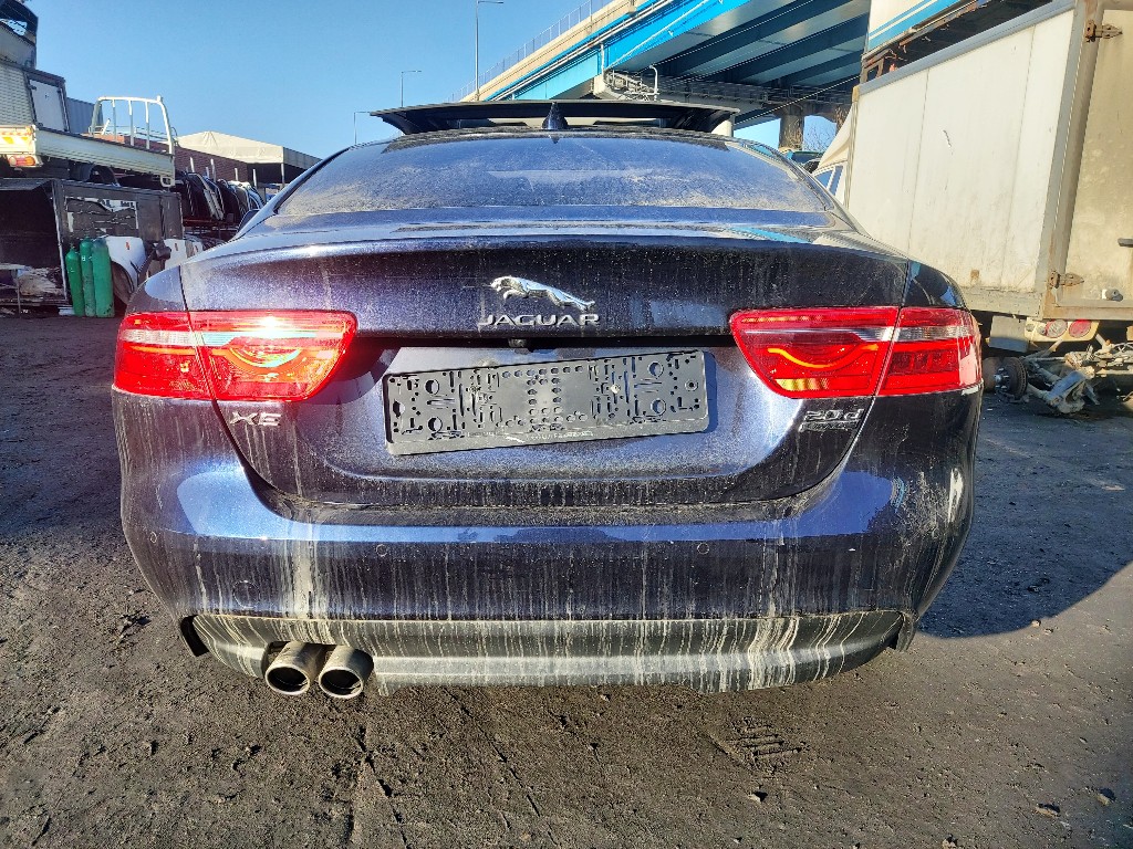 Jaguar Xe 20d 2017 SAJAA4BN2HCP02768 Image 24