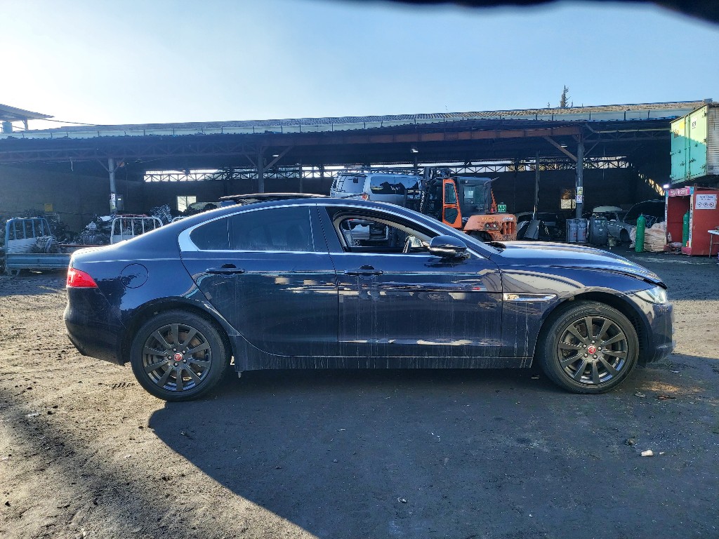 Jaguar Xe 20d 2017 SAJAA4BN2HCP02768 Image 46