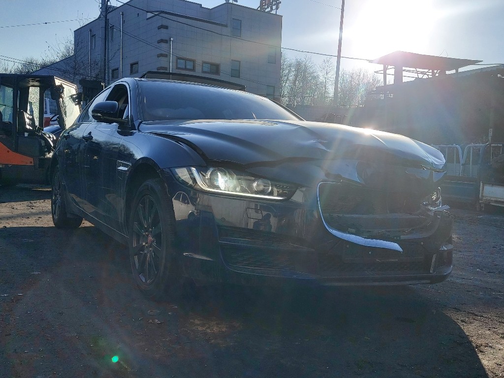 Jaguar Xe 20d 2017 SAJAA4BN2HCP02768 Image 51