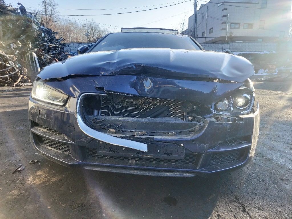 Jaguar Xe 20d 2017 SAJAA4BN2HCP02768 Image 52