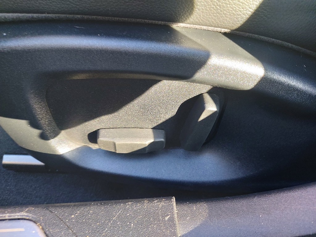 Jaguar Xe 20d 2017 SAJAA4BN2HCP02768 Image 33