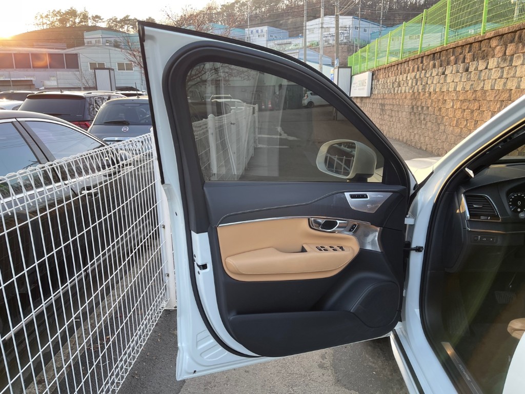 Volvo XC90 2021 YV1LFBR0DM1706186 Image 25