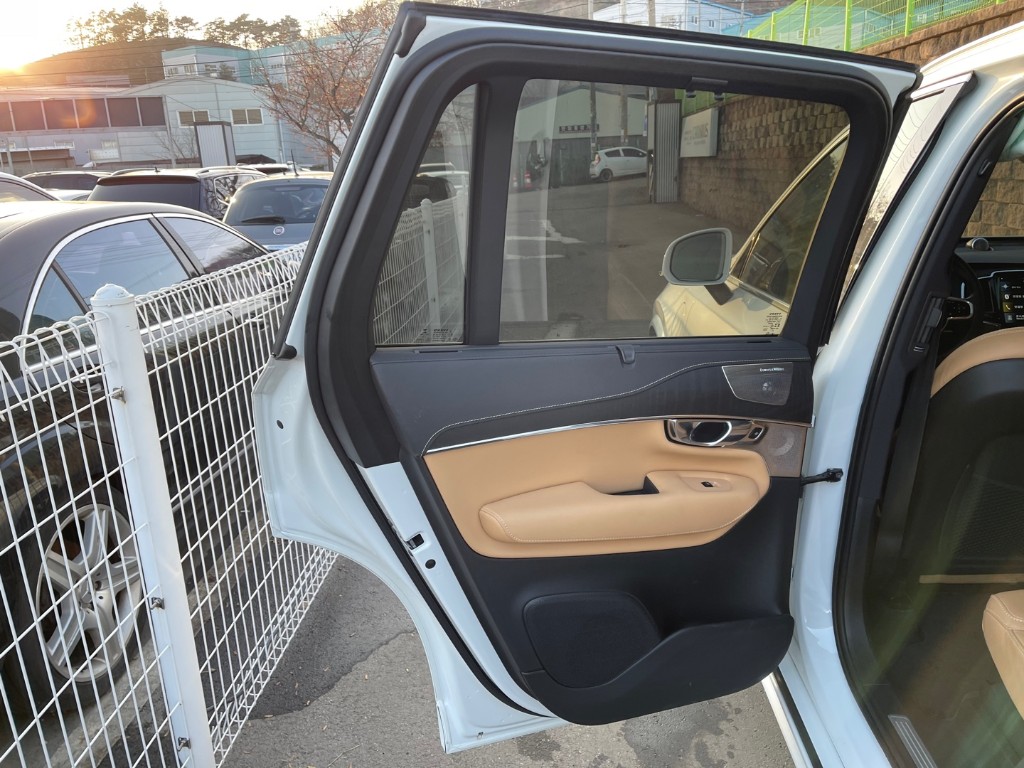 Volvo XC90 2021 YV1LFBR0DM1706186 Image 27