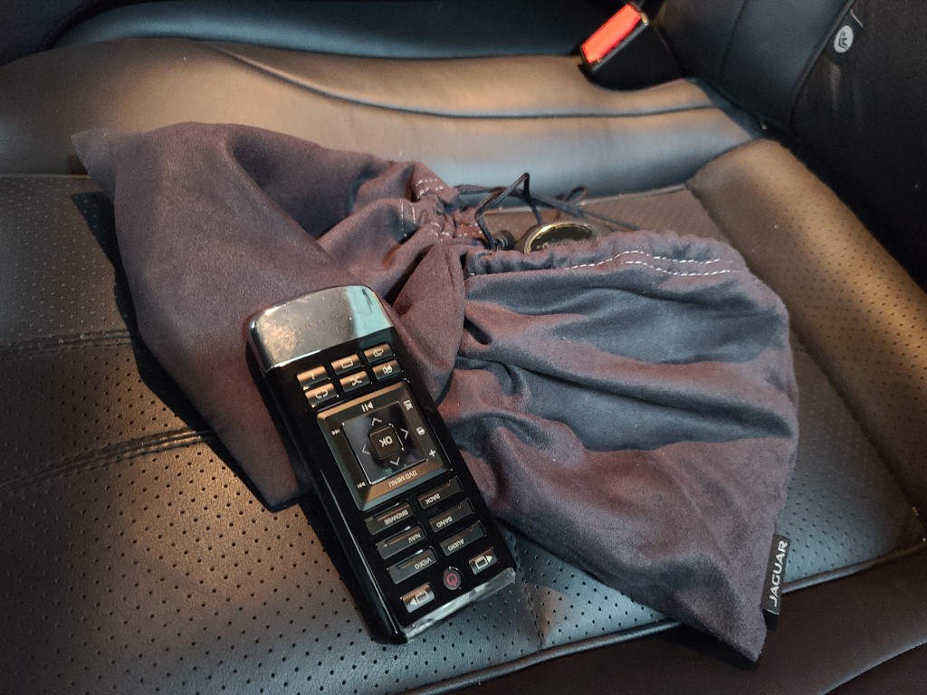 Jaguar XJ 2015 SAJAA2228FNV82227 Image 26