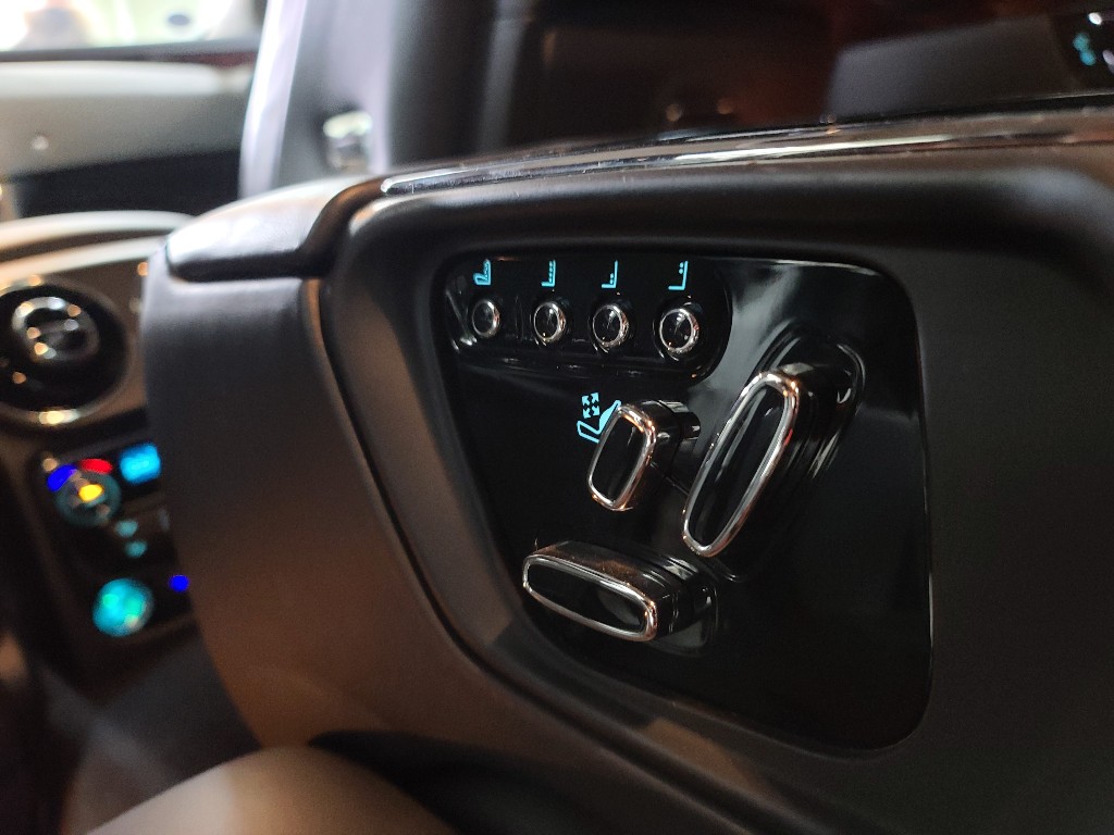 Jaguar XJ 2015 SAJAA2228FNV82227 Image 29