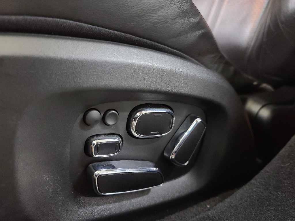 Jaguar XJ 2015 SAJAA2228FNV82227 Image 33