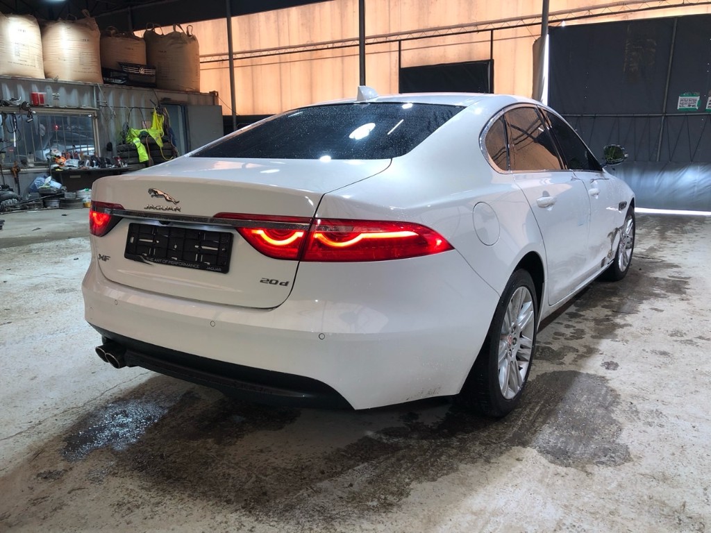 Jaguar Xf X260 2018 SAJBB4BNXJCY61805 Image 46