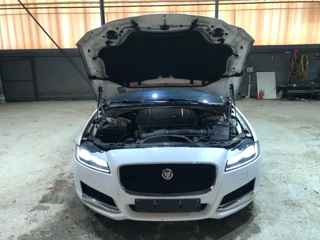 Jaguar Xf X260 2018 SAJBB4BNXJCY61805 Image 60