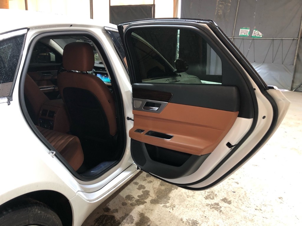 Jaguar Xf X260 2018 SAJBB4BNXJCY61805 Image 16